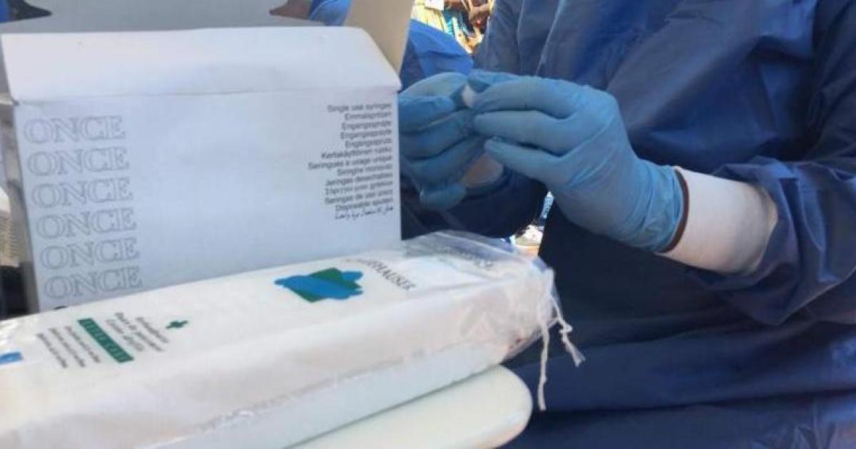 Un agent de santé au laboratoire de l'INRB/Ph. ACTUALITE.CD