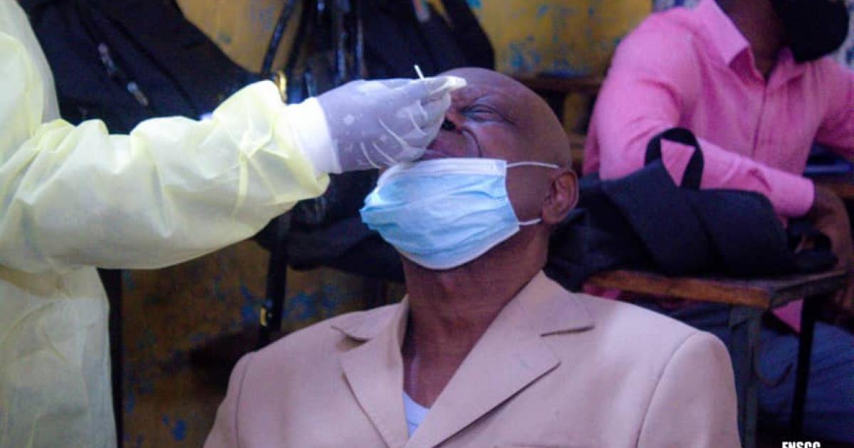 Dépistage du Coronavirus au personnel enseignant de l'Institut Ango Ango. Ph. Droits tiers