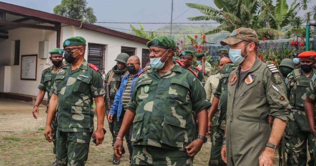 Le commandant du CorPPN, Massi Bamba Albert et le gouverneur militaire du Nord-Kivu Constant Ndima/Ph. Parc national des Virunga
