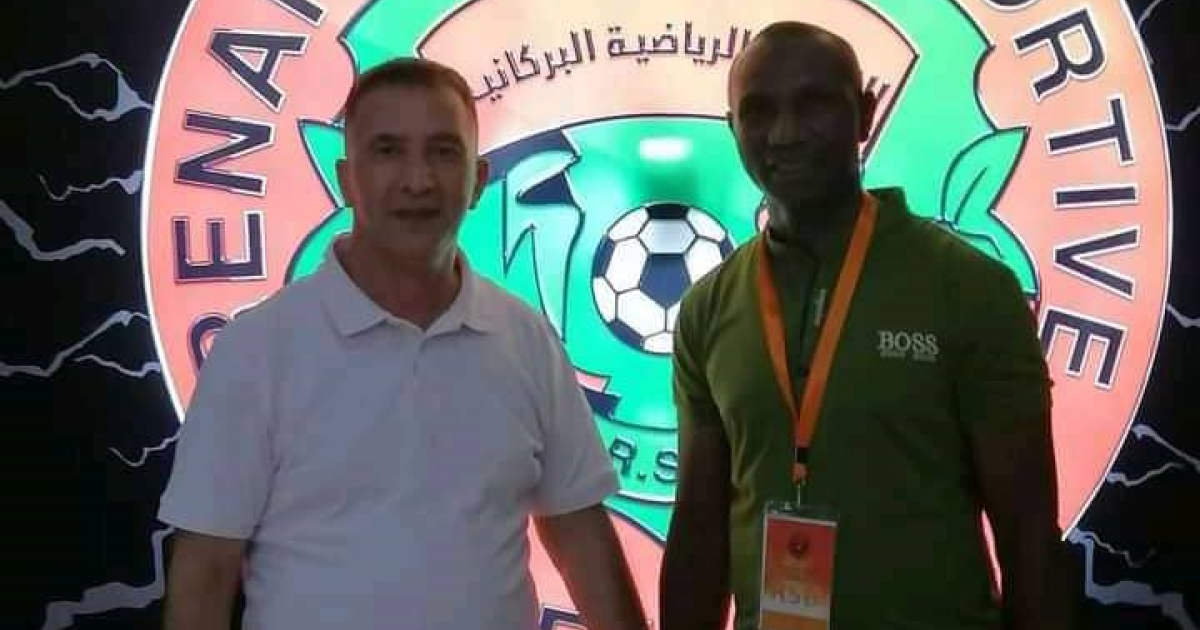 Florent Ibenge, à côté de Hakim Benabdellah, président de Renaissance de Berkane 