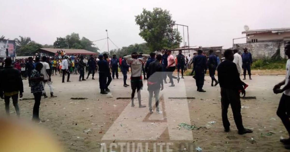 Manifestation des étudiants de l'UNIKIN pour dénoncer le meurtre de leur collègue/Ph. ACTUALITE.CD