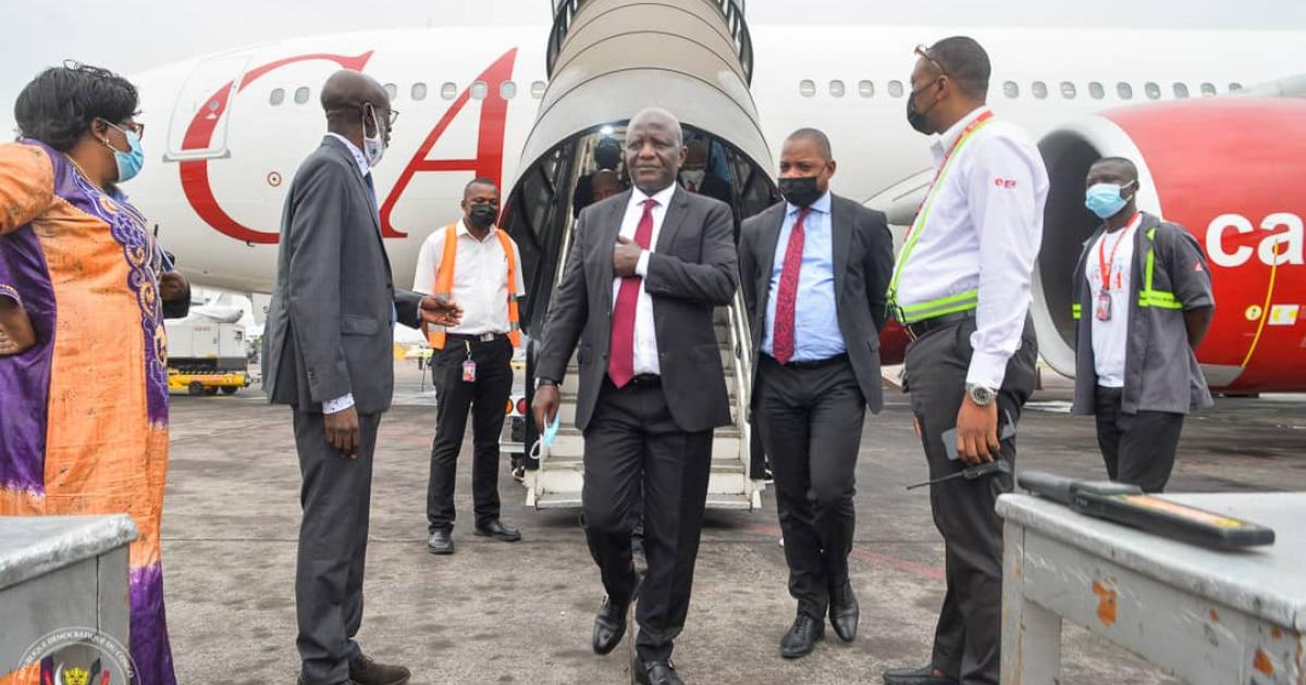 Jean-Marie Kalumba, ministre de l'économie à l'aéroport de N'djili