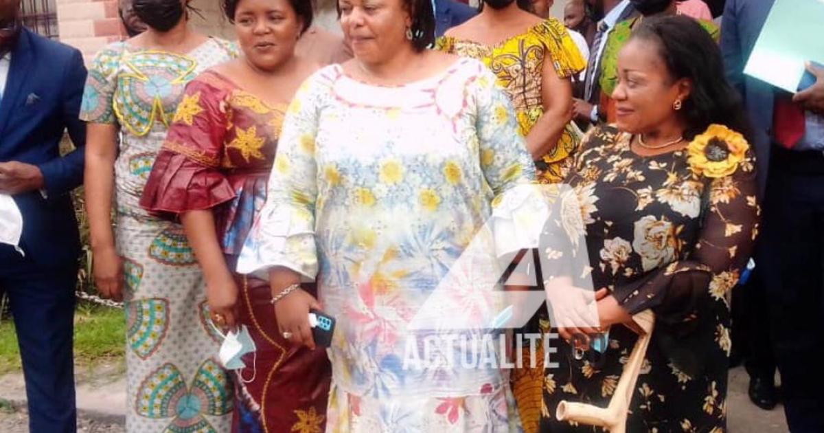 Irène Esambo avec la ministre de la Culture
