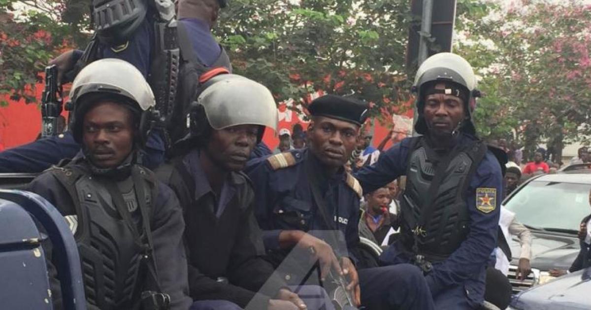 Les Policiers lors d'une ronde à Kinshasa