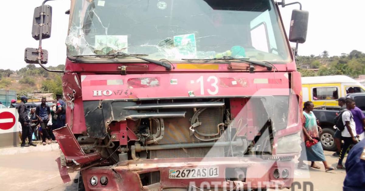 Accident d'un camion à Mont Ngafula/Ph ACTUALITE.CD 