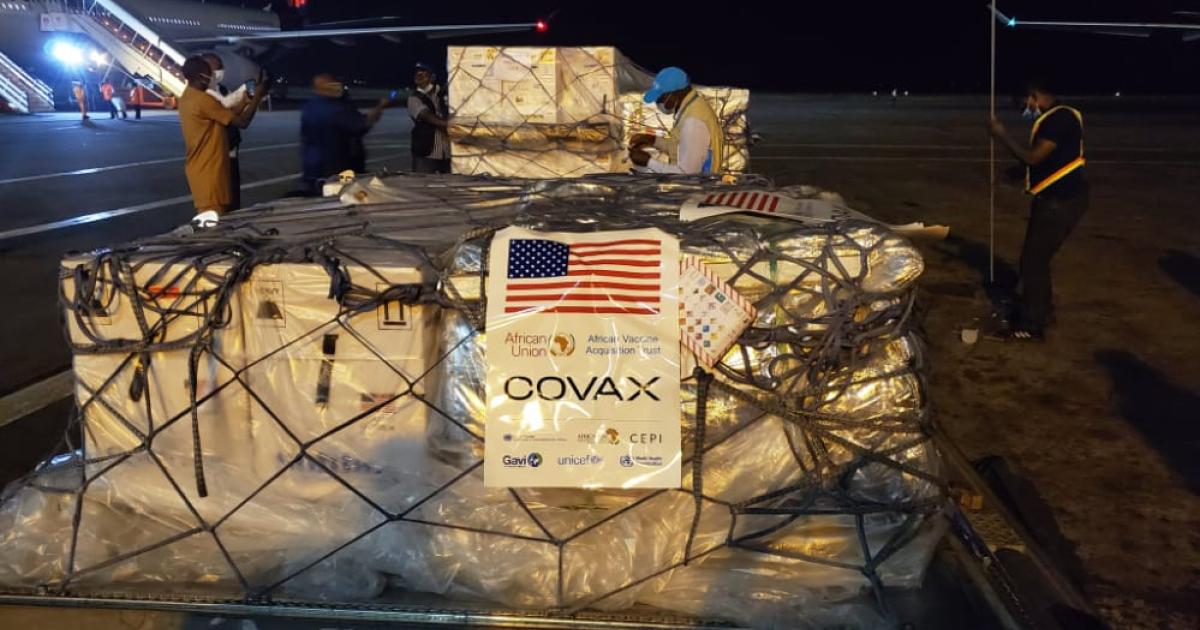 Réception de vaccin Pfizer à l'aéroport de N'djili