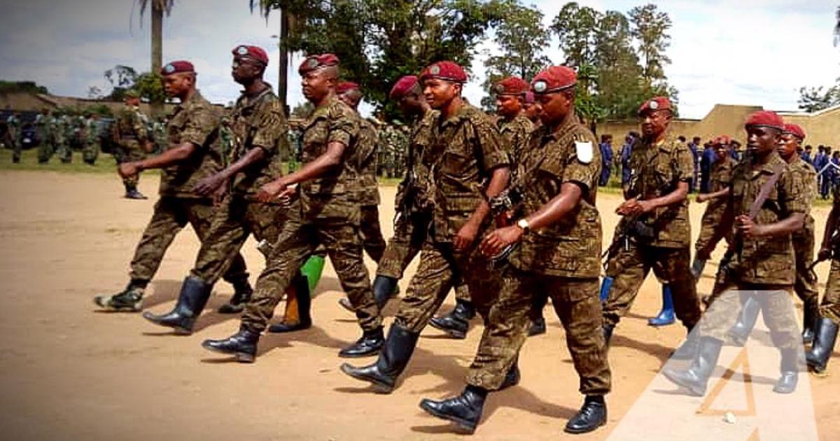 Les soldats de la garde républicaine lors d'une parade à Beni