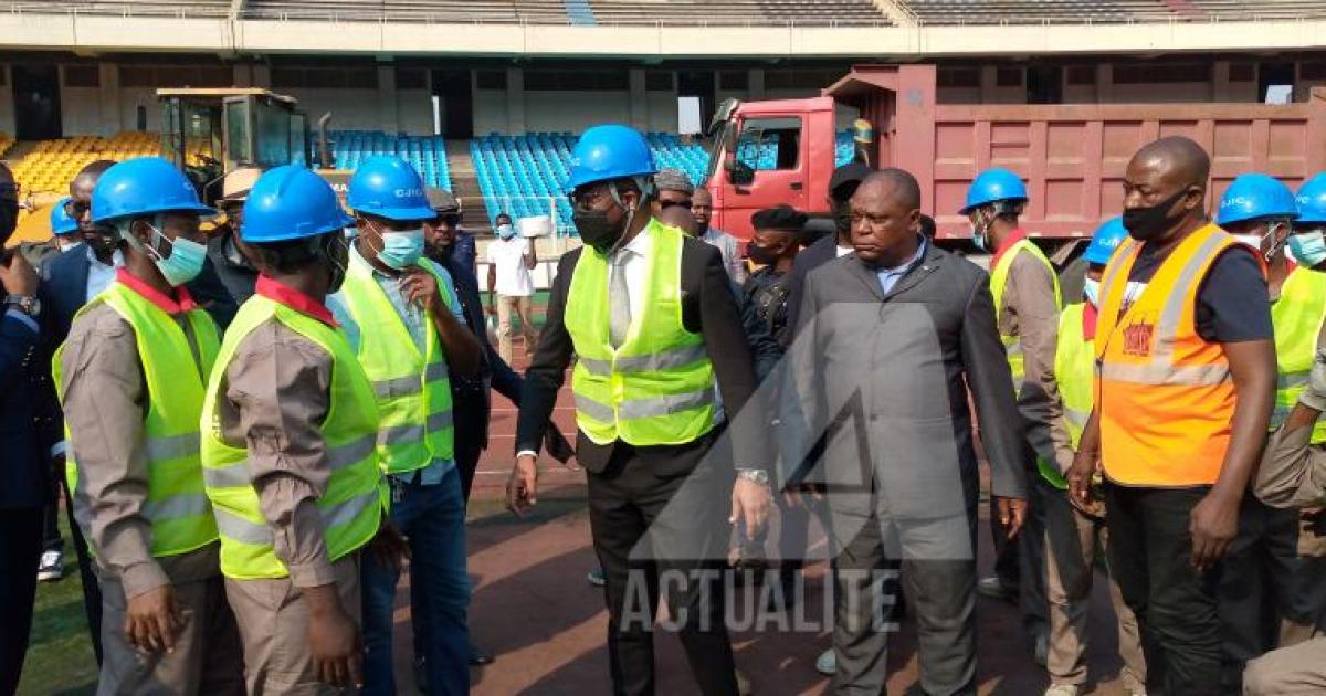 Inspection du ministre des sports au stade des Martyrs