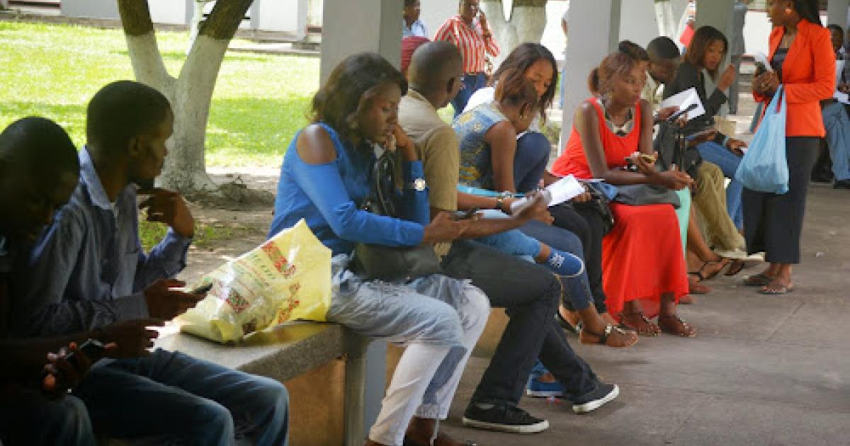 Une vue des étudiants de l'UPC au sein du campus en 2015