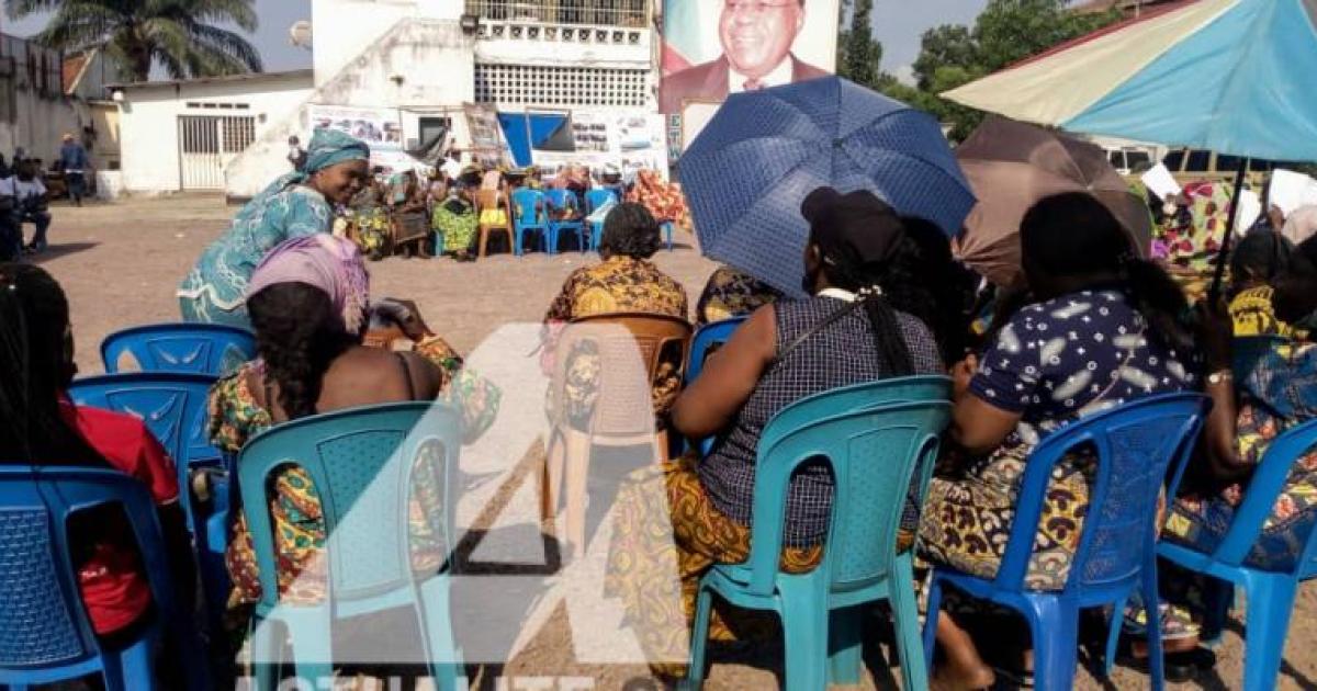 Femmes au siège de l'UDPS à Limete