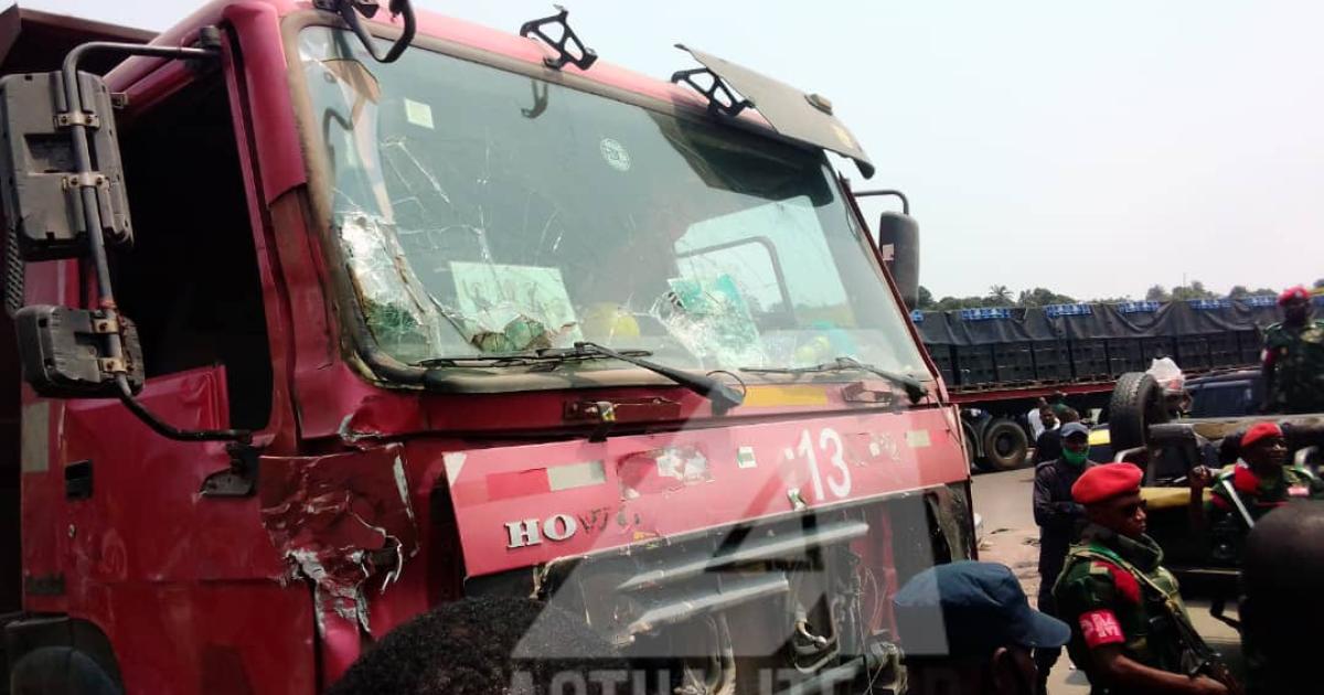 Accident d'un camion à Mont Ngafula/Ph ACTUALITE.CD 