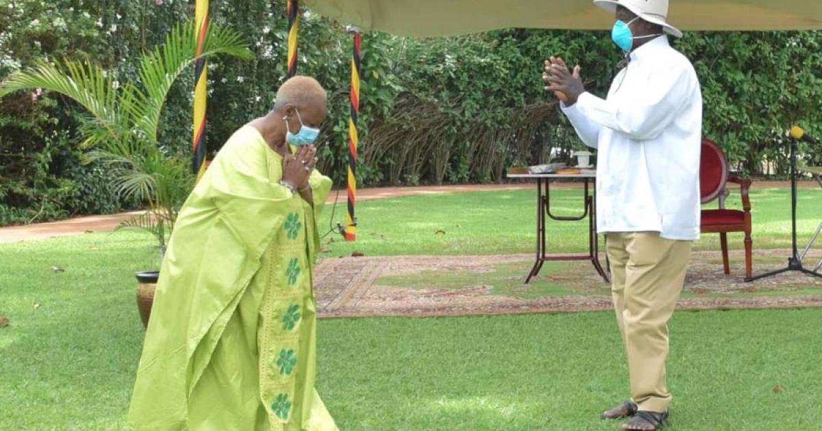 Bintou Keita et Yoweri Museveni