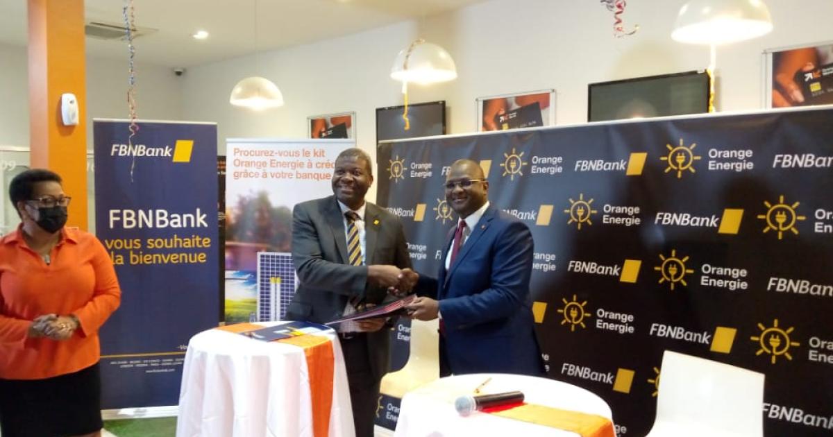 Les DG Orange RDC et FBN Bank après signature du partenariat 