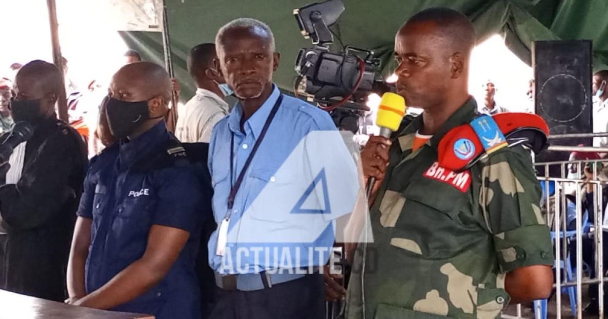Les prévenus Jacques Mugabo (policier) et Katebere (militaire) à l'audience du 27 octobre 2021 à la Haute Cour militaire  