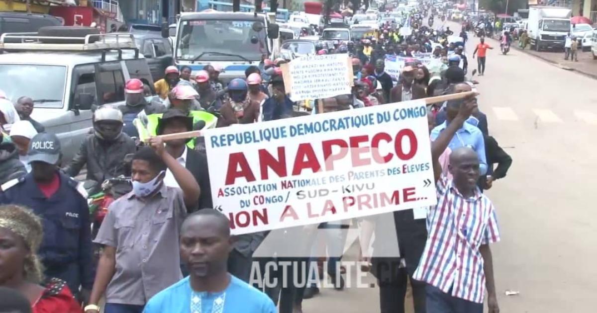 marche de l'ANAPECO et société civile pour exiger la reprise des cours à l'EPST