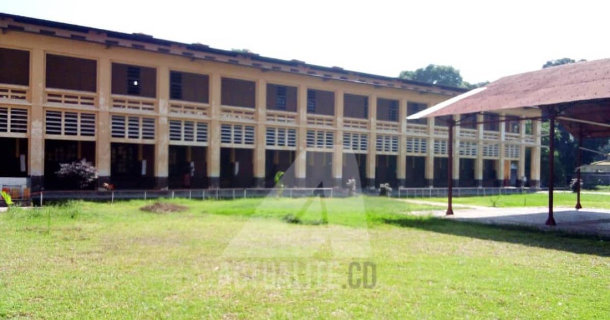 Enceinte du Lycée Bosangani à Kinshasa