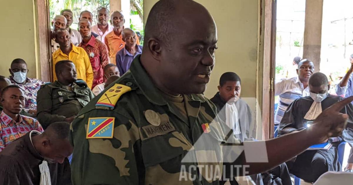 Le colonel Jean de Dieu Mambweni à la barre au procès sur le meurtre des experts de l'ONU