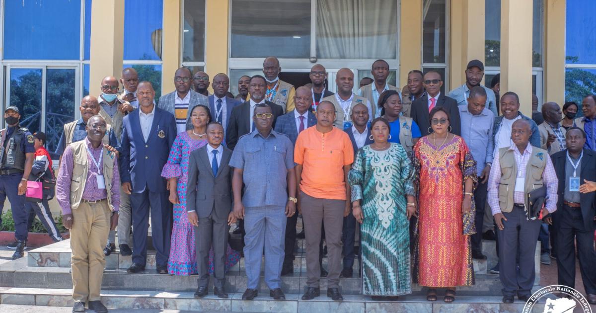 Les membres du bureau et de la plénière de la CENI à l'issue du séminaire d'imprégnation structurelle et thématique