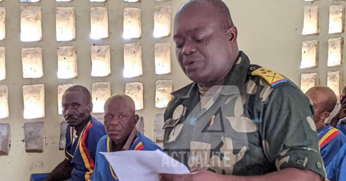Le colonel Jean de Dieu Mambweni à la barre au procès sur le meurtre des experts de l'ONU