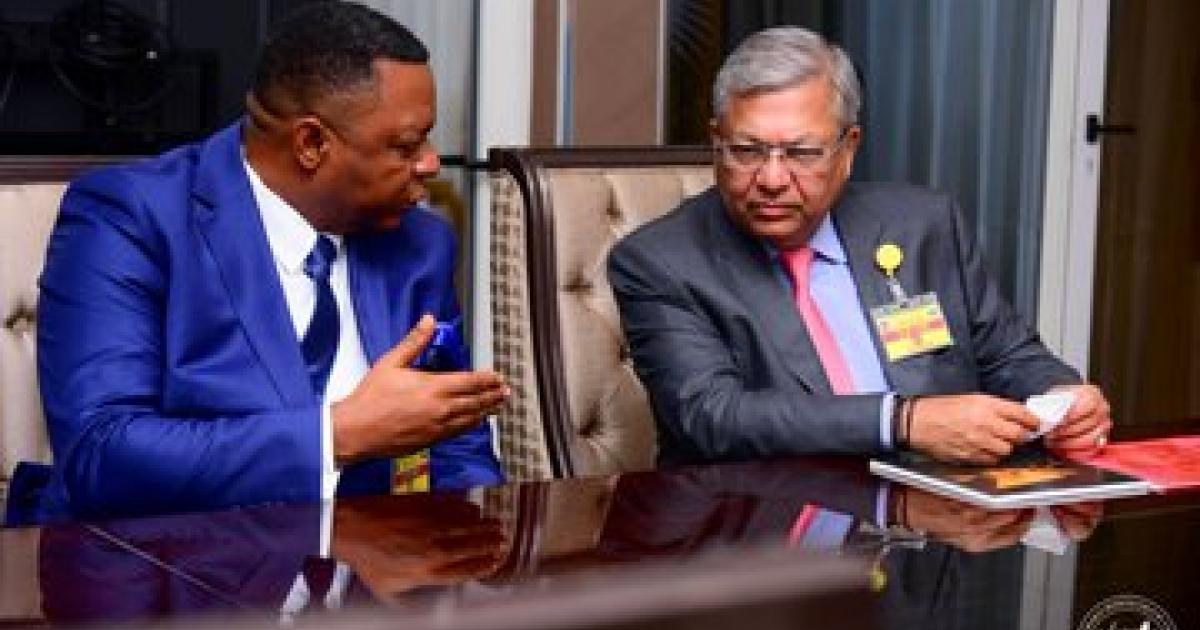 Les délégués de la société brassicole Varun Beverages, filiale de la firme internationale RJ CORP