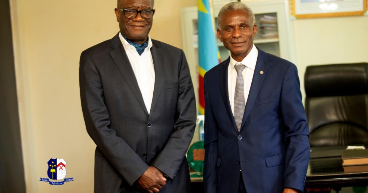 Gilbert Kishiba Fitula, recteur de l'UNILU et Dr Denis Mukwege/ Copyrights: cellule de communication de l'UNILU