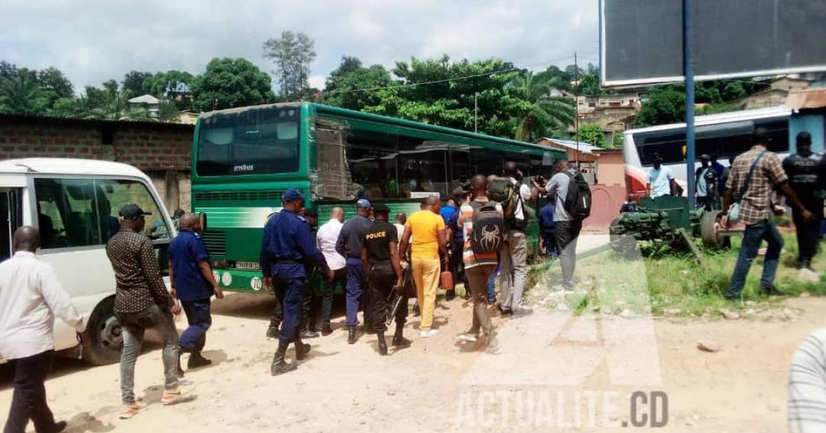 Embarquement des Kulunas de Matadi pour Kanyama Kasese en passant par Kinshasa
