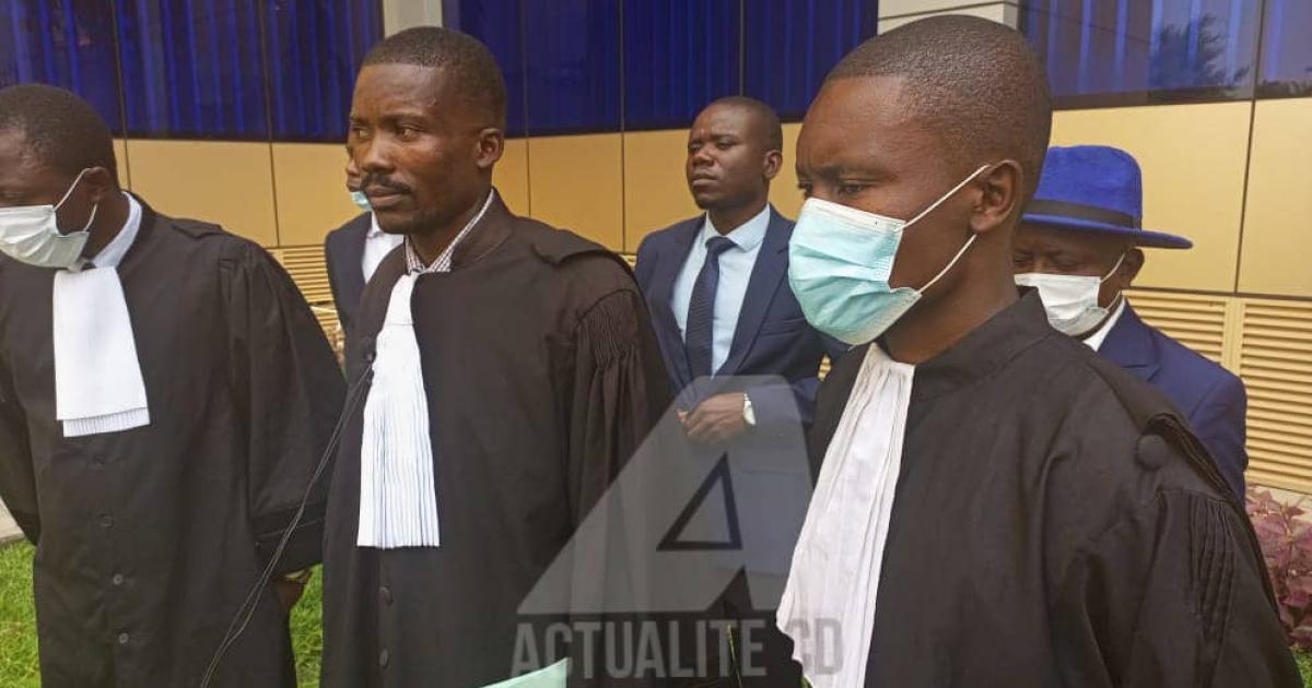 Les avocats des plaignants  