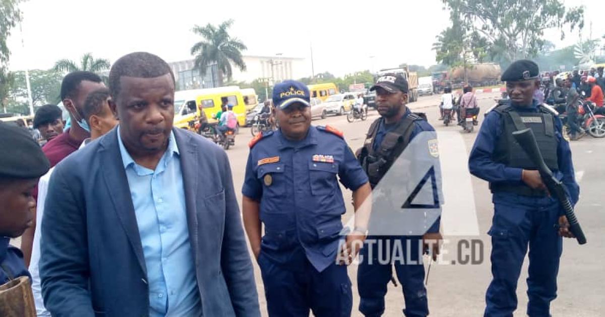 Sylvano Kasongo lors du sit-in du bloc patriotique
