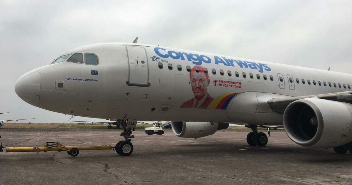 L'avion transportant le cercueil de Lumumba