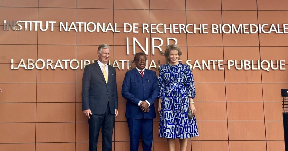 Le couple royal belge et le Pr. Jean-Jacques Muyembe