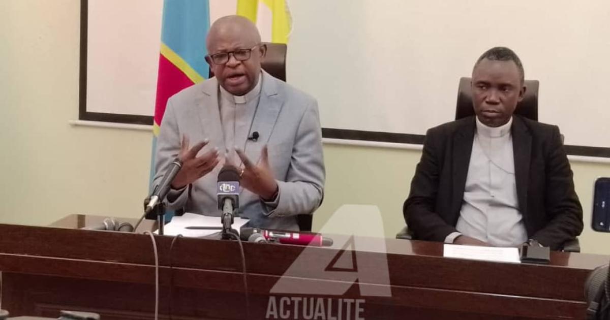 Conférence de presse de la CENCO avec Mgr Donatien Nshole