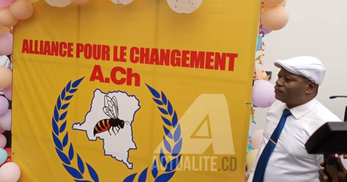 Jean-Marc Kabund dévoilant son nouveau parti