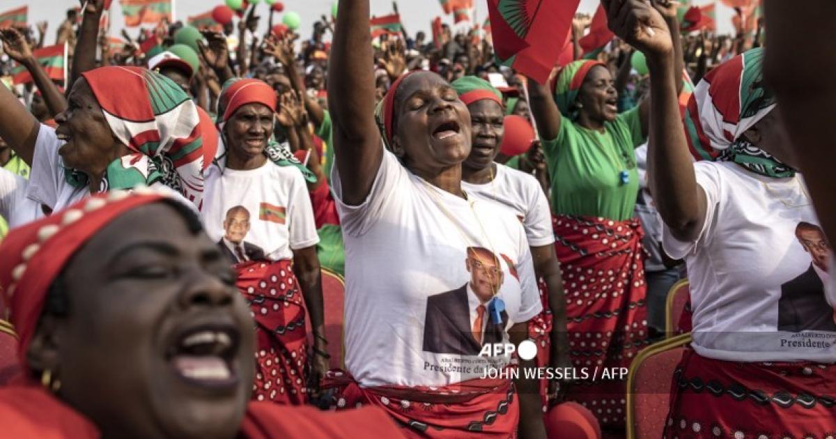 Les partisans du parti d'opposition UNITA en Angola 