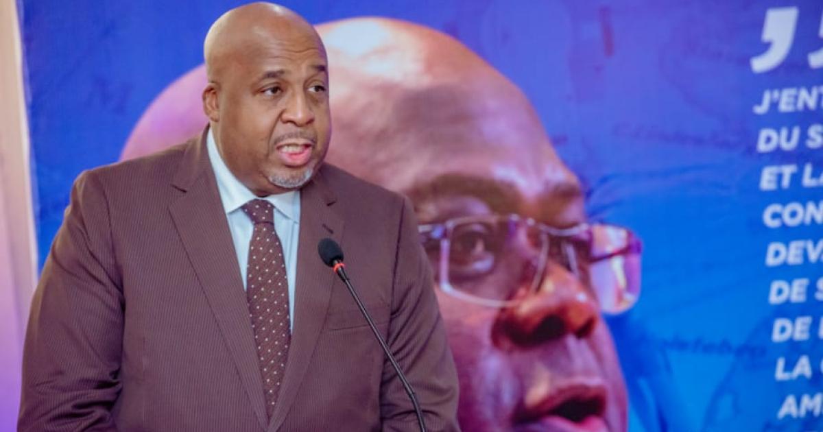 Aimé Molendo Sakombi, ministre des affaires foncières 