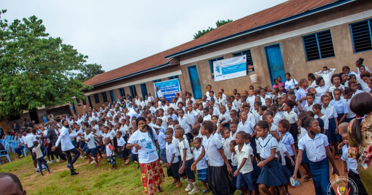 Les élèves dans une école à Mbuji-Mayi