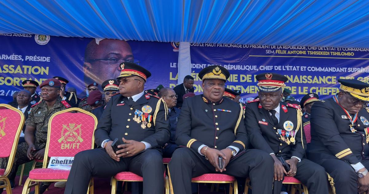 Cérémonie de passation de commandement à l'armée