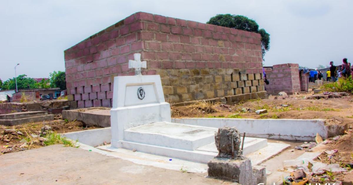Construction anarchique au cimetière de Kinsuka