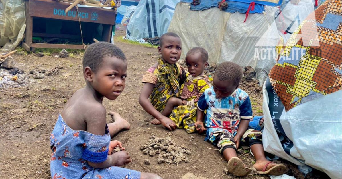 Les enfants parmi les déplacés regroupés sur un site temporaire en RDC. Photo d’illustration/ACTUALITE.CD