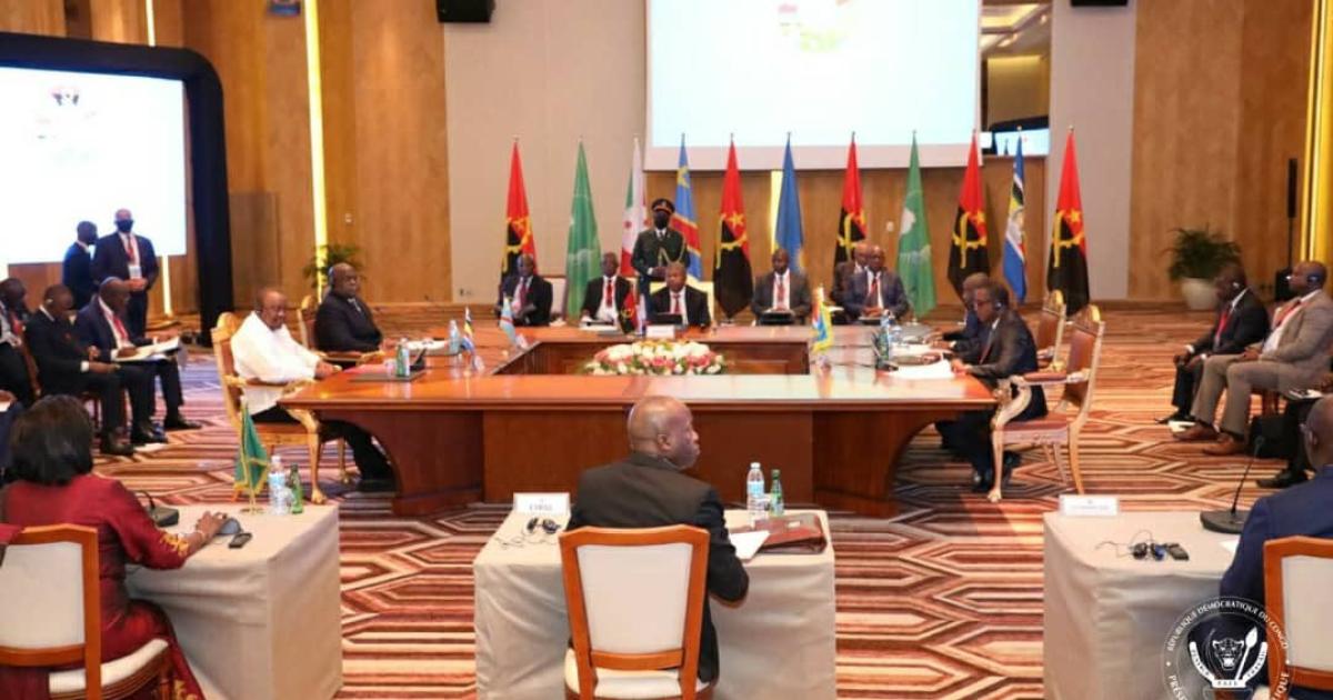 Félix Tshisekedi et les participants du mini-sommet de Luanda