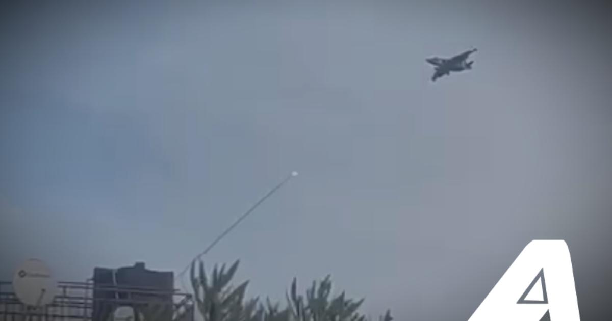 Capture d’écran de la vidéo montrant le tir visant l’avion militaire congolais 