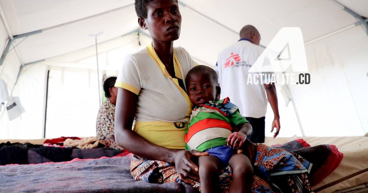 MSF prend en charge les enfants touchés par l'épidémie de la rougeole à Mulumba