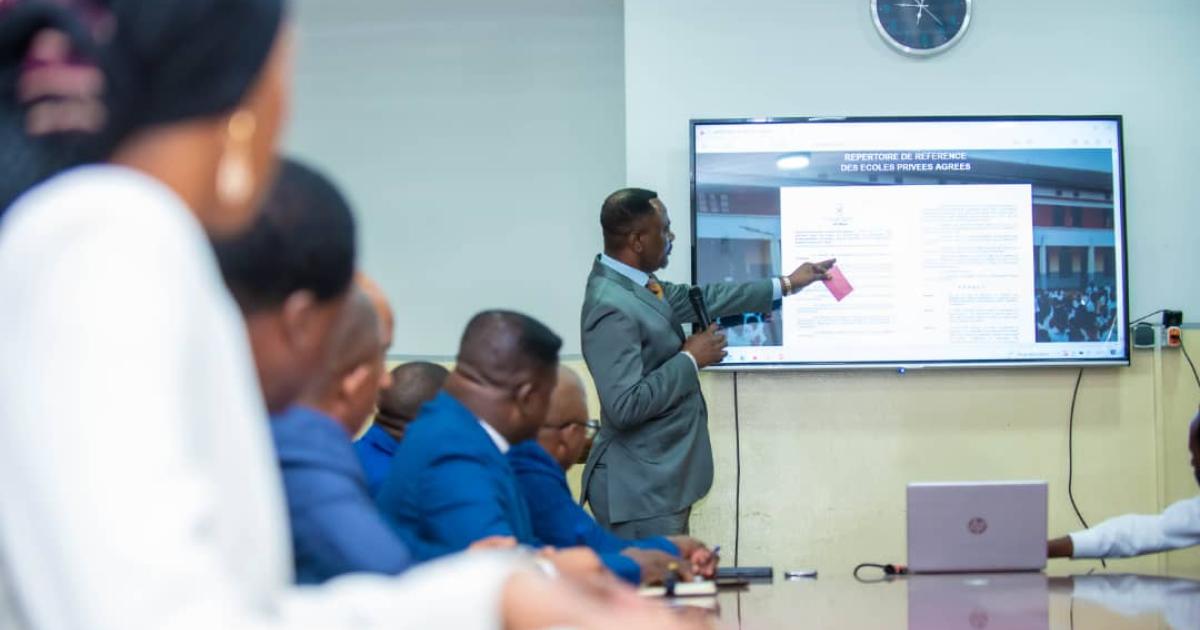 Tony Mwaba au lancement du répertoire de référence des écoles privées agréées et viables de la RDC