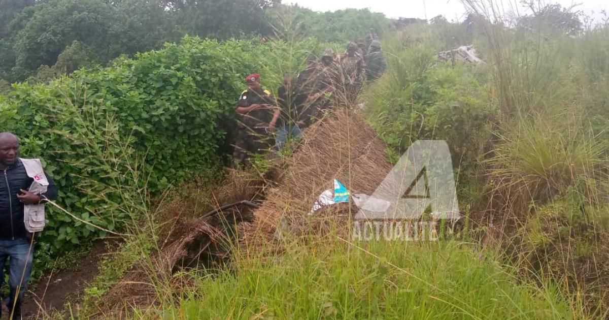 Le mécanisme de vérification de l'EAC sur le terrain à Kibumba pour s'assurer du retrait du M23