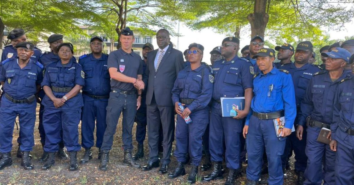 Les policiers 