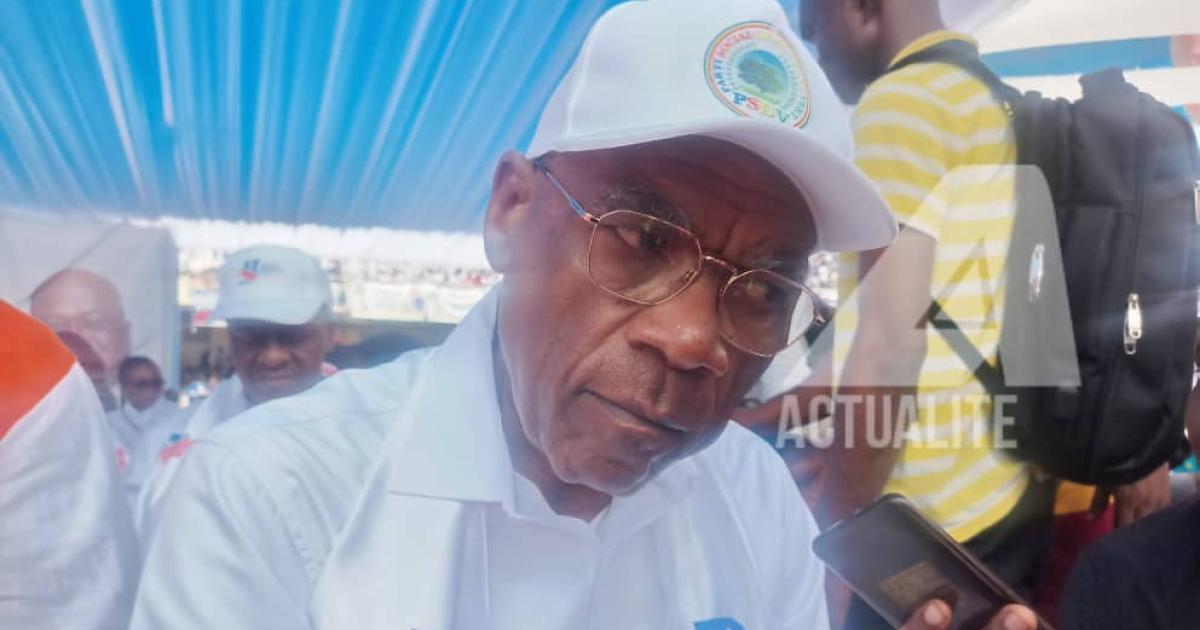 Léonard She Okitundu