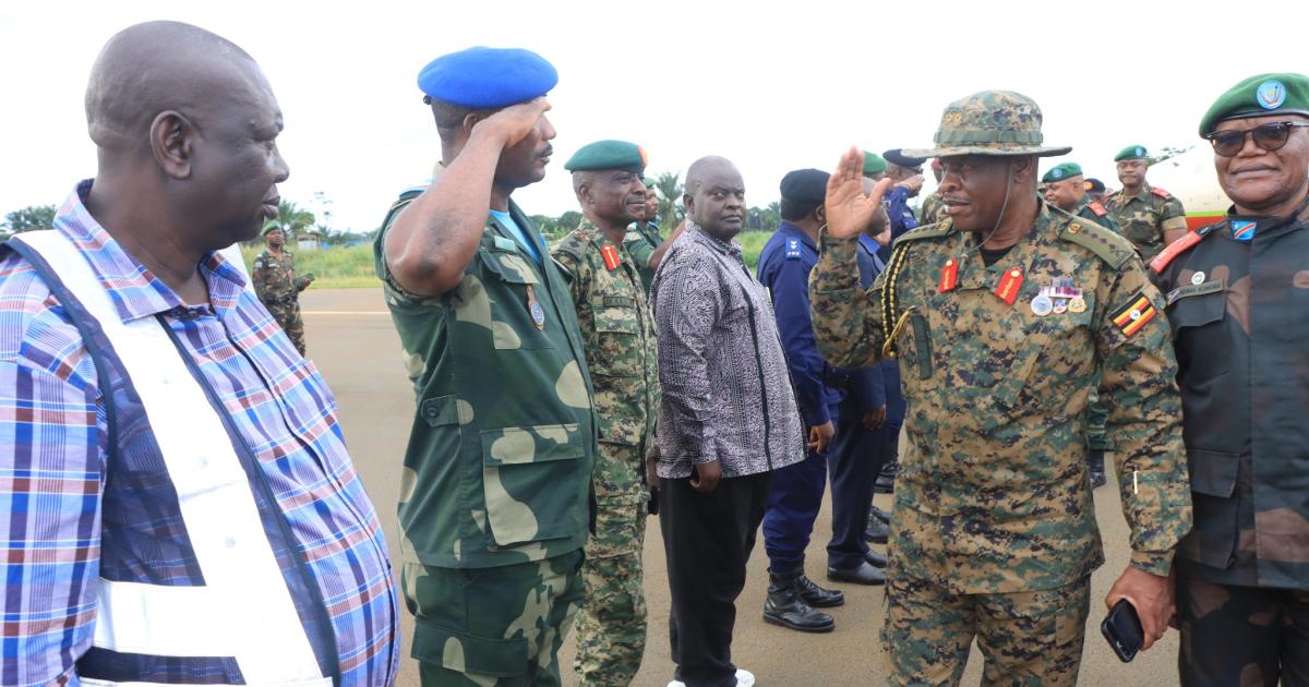 Général d’Armée Wilson Mbadi Mbasu, chef de l'Armée ougandaise