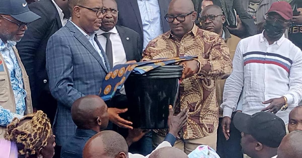 Sama Lukonde avec les sinistrés de Kalehe 