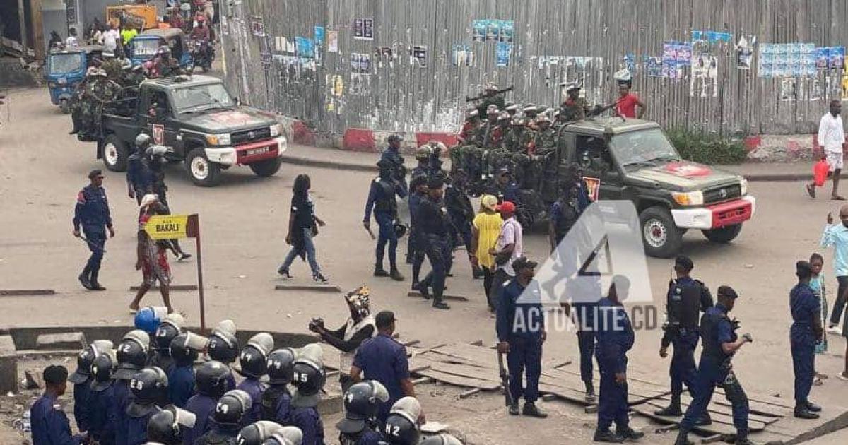 Militaires et policiers déployés pour réprimer la marche de l'opposition à Kinshasa