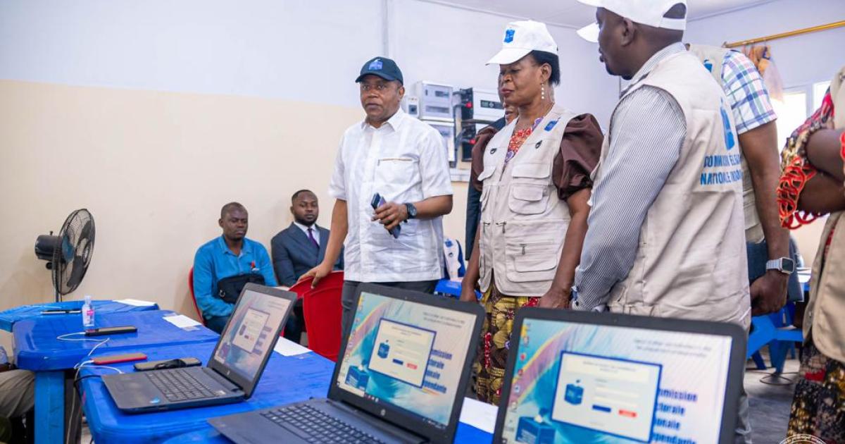 Denis Kadima visite les BRTC au lendemain de leur ouverture
