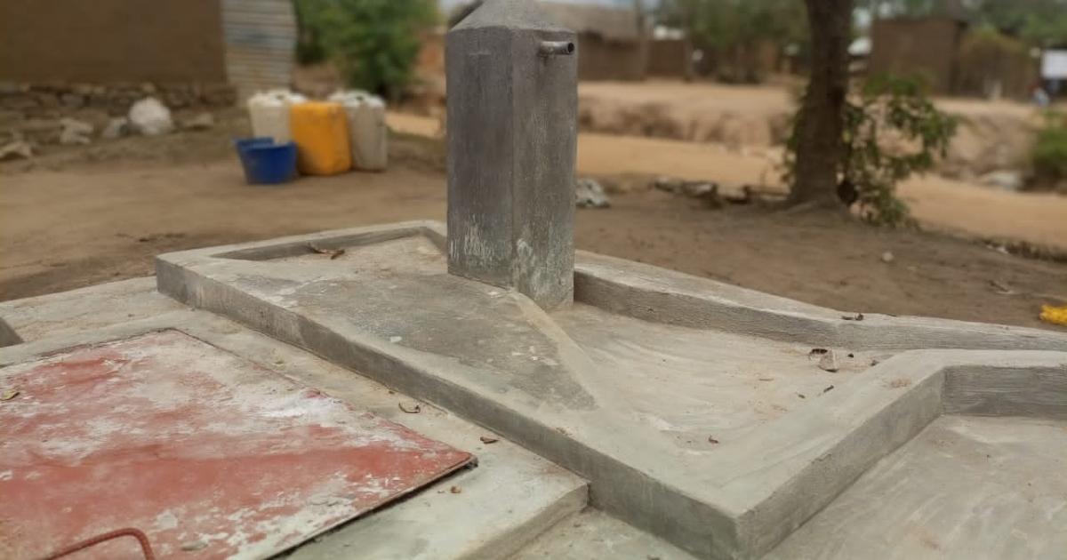 Installation d'une borne-fontaine à Baraka